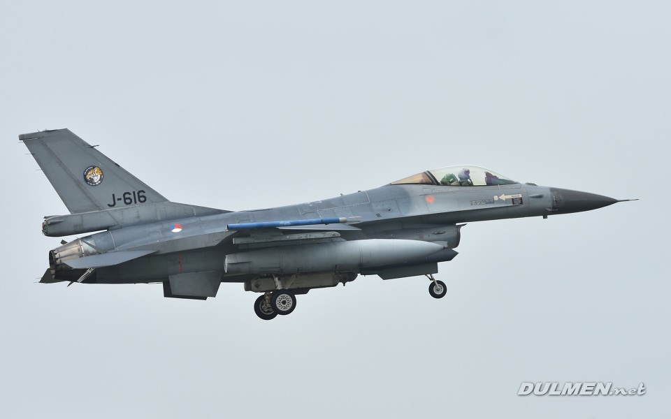 F-16AM J-616 322sqn (313 badge)